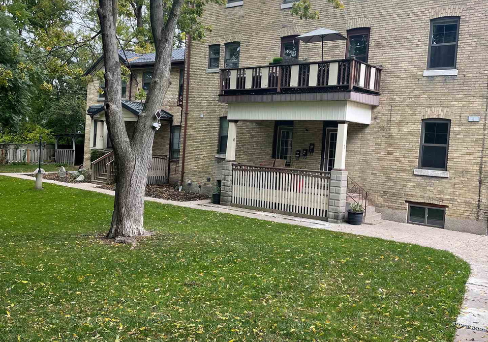1-waverley-place-london-east-ontario-x13495558