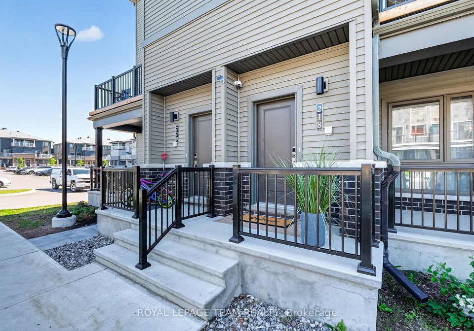 218-parnian-private-ottawa-ontario-x13495898