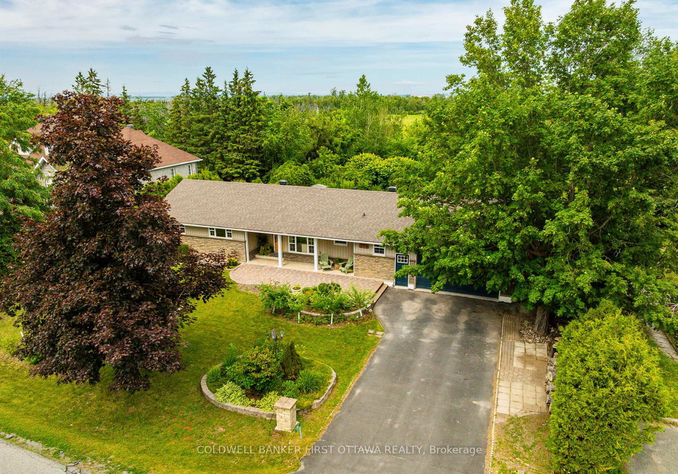 174-lloydalex-crescent-ottawa-ontario-x13496392