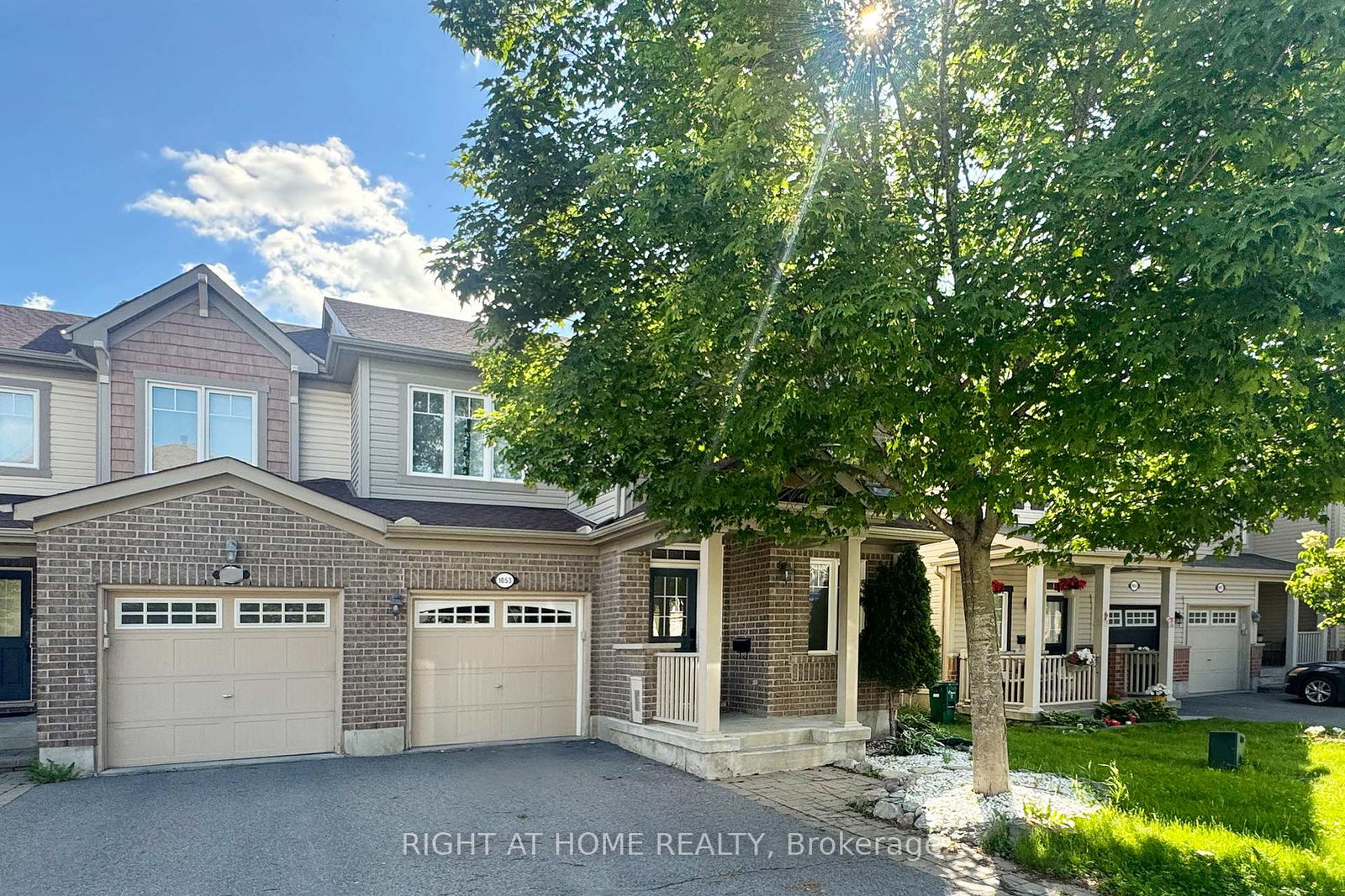 1053-pampero-crescent-ottawa-ontario-x13496576