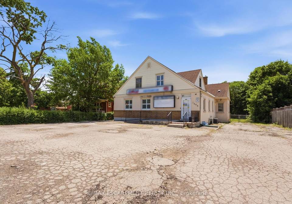 1260-highway-8-hamilton-ontario-x13496790