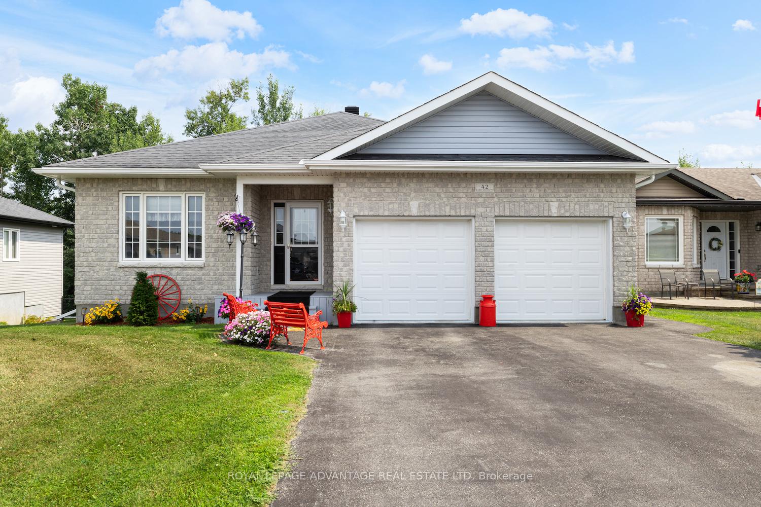 42-code-crescent-smiths-falls-ontario-x13497222