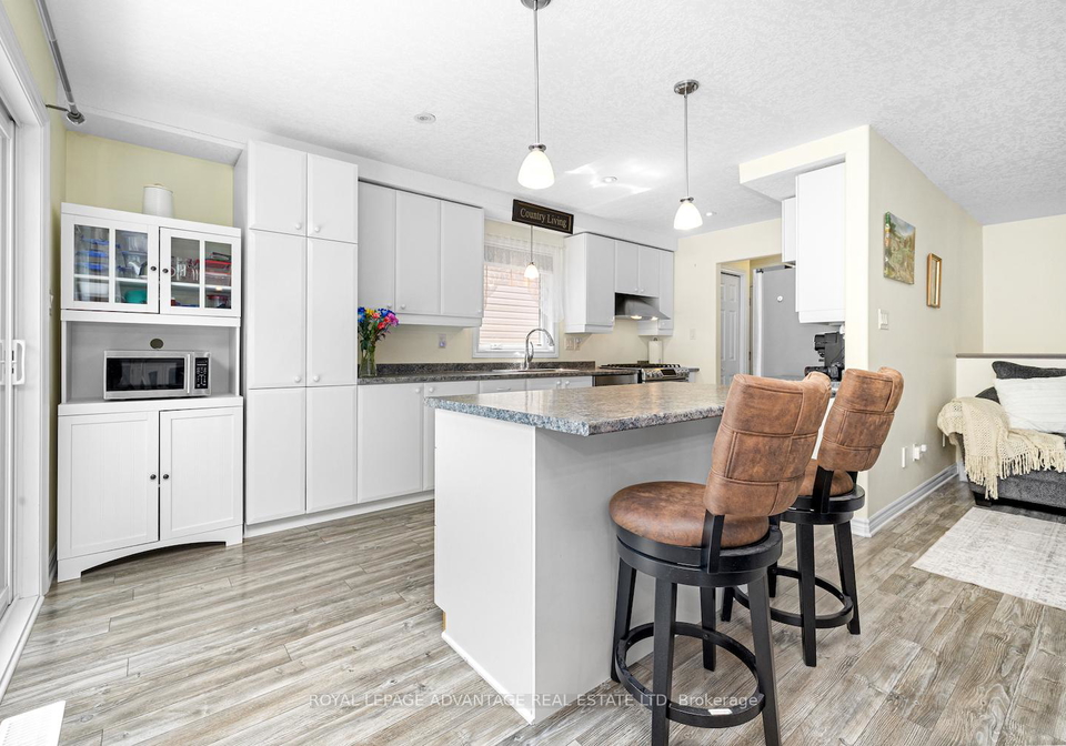 42-code-crescent-smiths-falls-ontario-x13497222