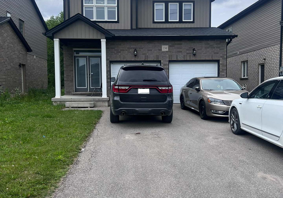 2341-marcel-circle-london-south-ontario-x13497372
