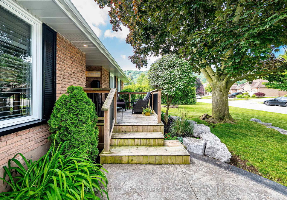 19-baker-road-s-grimsby-ontario-x13497684