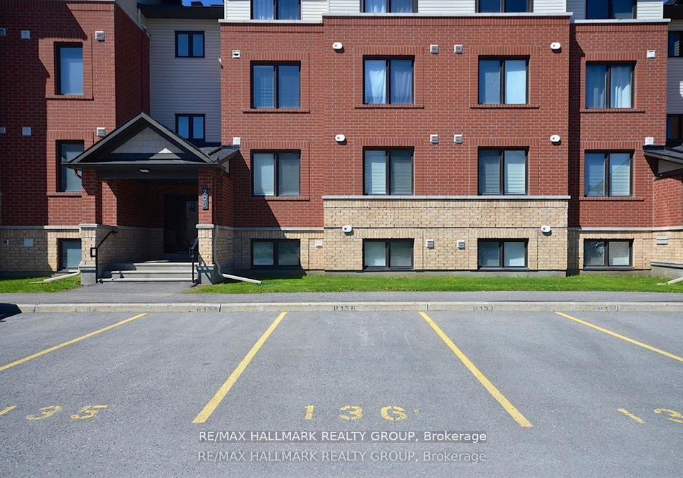205-bluestone-private-ottawa-ontario-x13498456