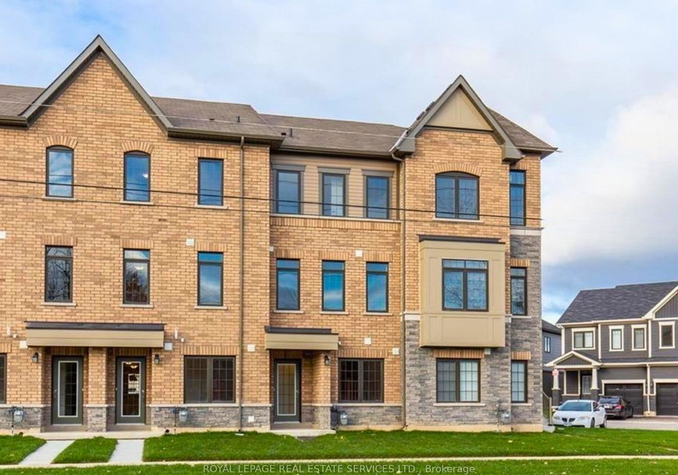 8317-mulberry-drive-niagara-falls-ontario-x13499082