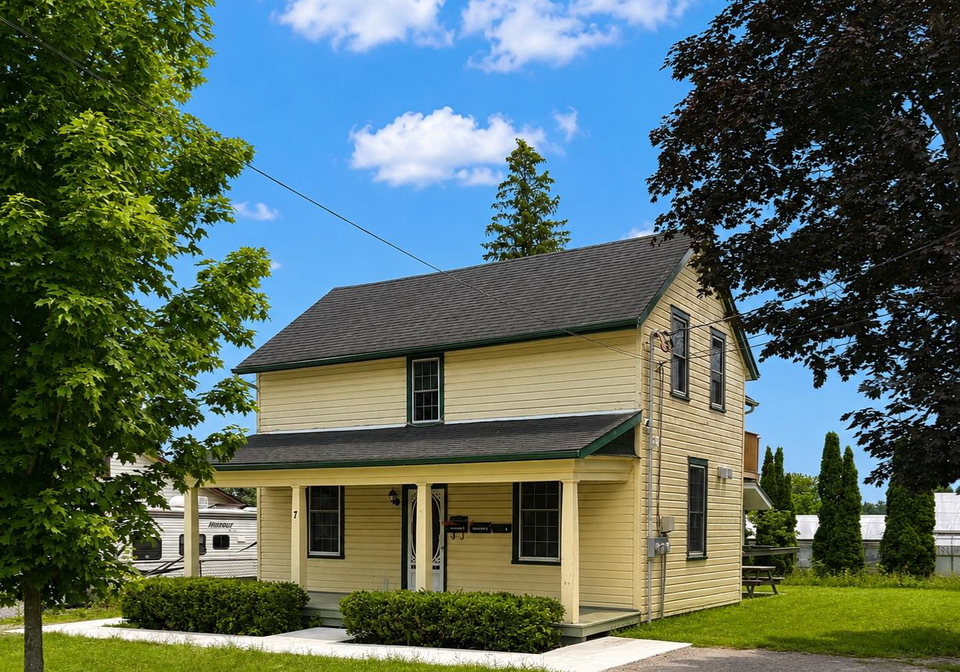 7-mary-street-e-kawartha-lakes-ontario-x13499408
