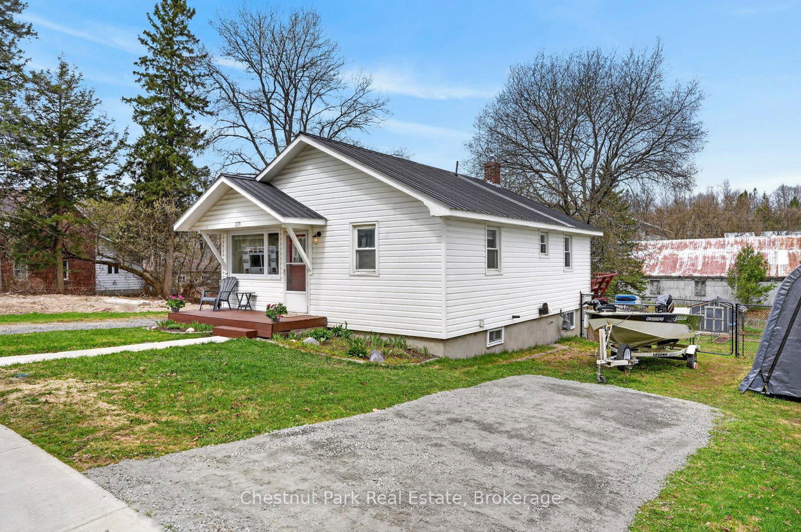 213-yonge-street-burks-falls-ontario-x13499494