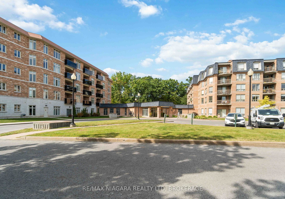 8111-forest-glen-drive-niagara-falls-ontario-x13499510