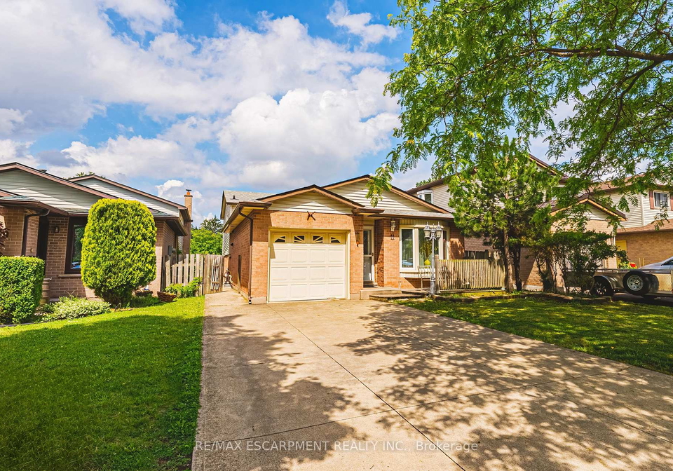 11-drakes-drive-hamilton-ontario-x13499766