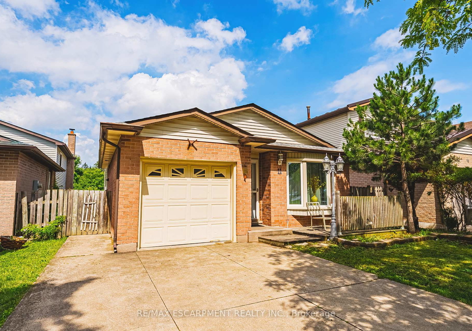 11-drakes-drive-hamilton-ontario-x13499766