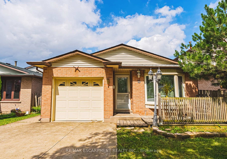 11-drakes-drive-hamilton-ontario-x13499766