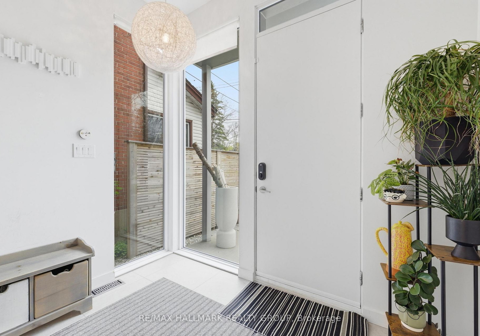 23-helena-street-ottawa-ontario-x13499900