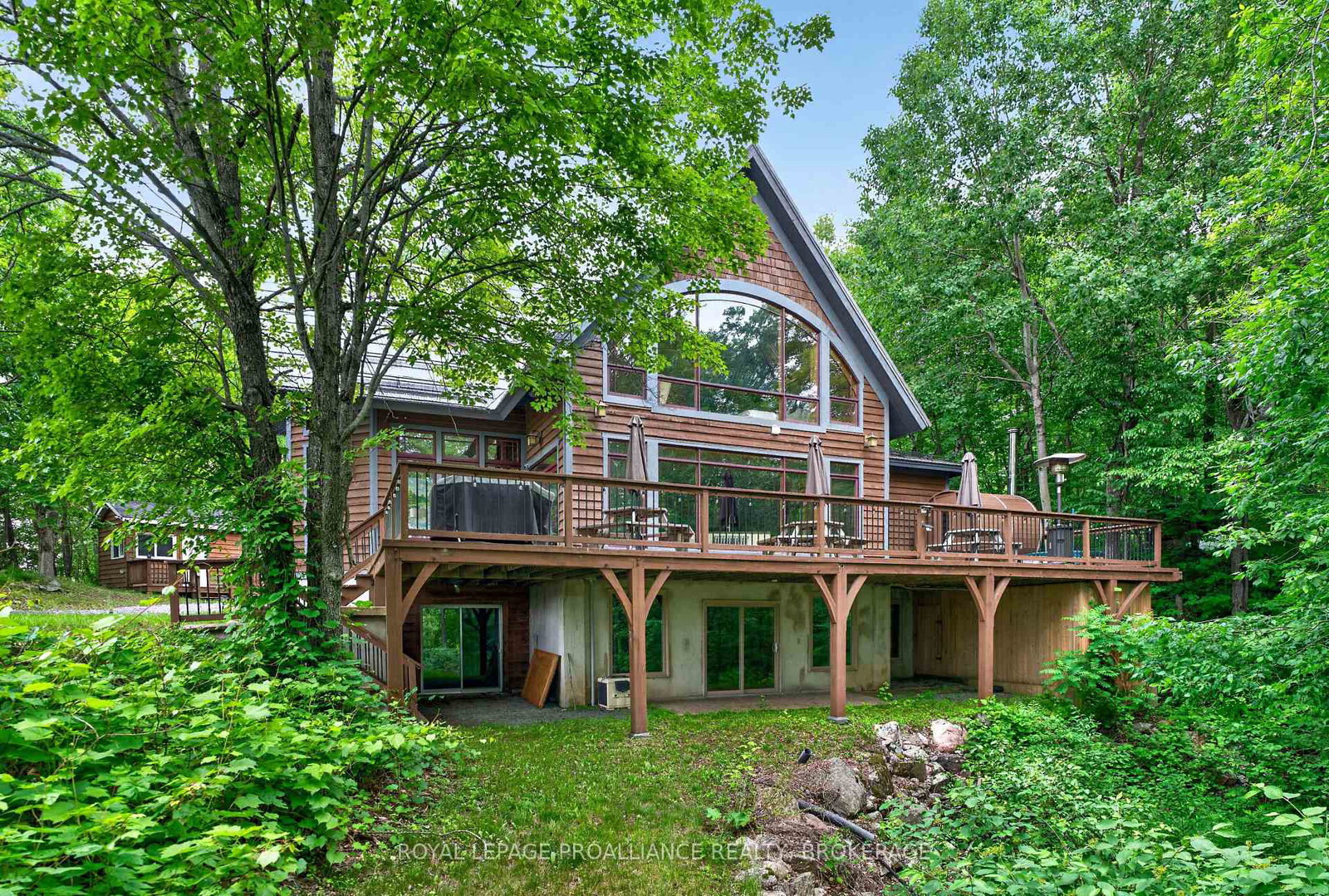 488-gull-creek-lane-stone-mills-ontario-x13500580