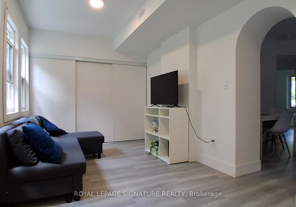 17-shanley-street-kitchener-ontario-x13500626