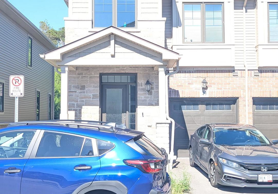 100-hollywood-court-cambridge-ontario-x13500672