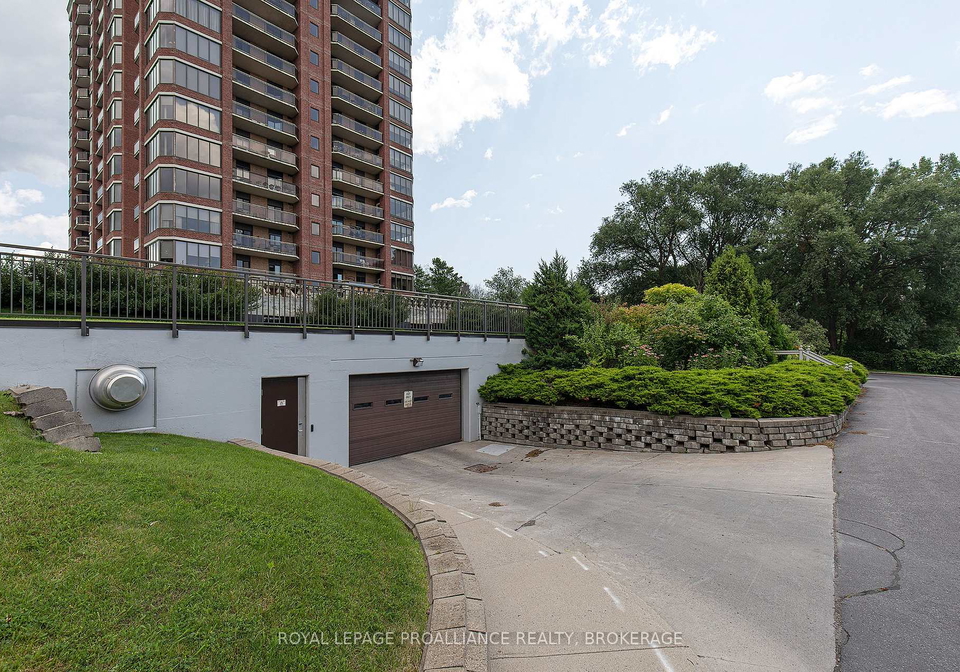 1000-king-street-w-kingston-ontario-x13500694