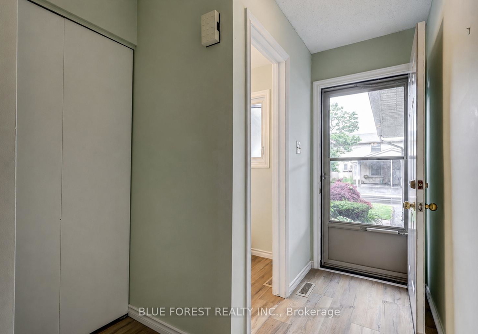 25-erica-crescent-london-south-ontario-x13500790