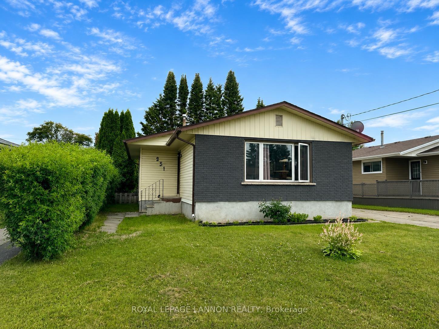 251-strand-avenue-thunder-bay-ontario-x13500798