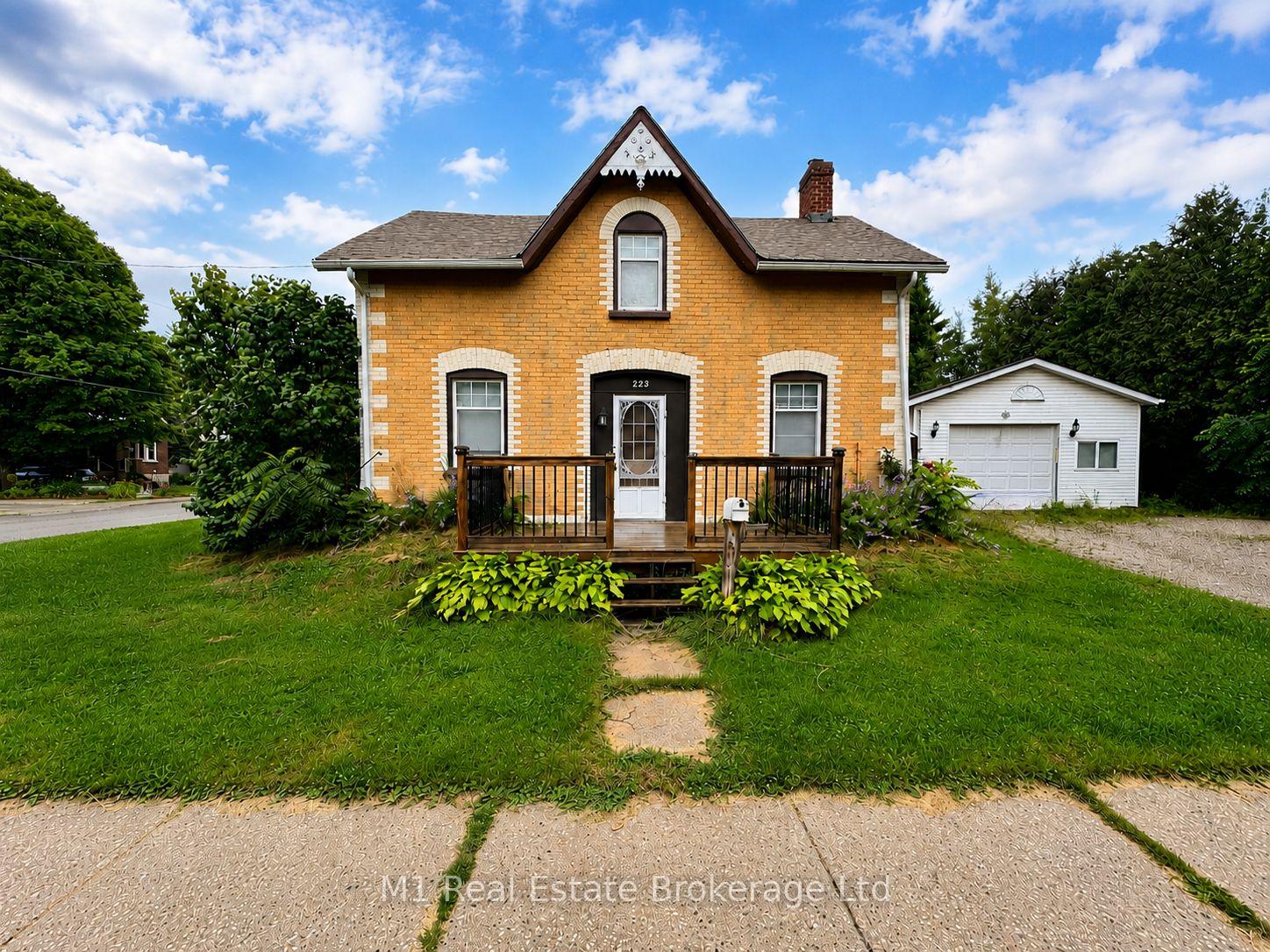 223-st-george-street-e-centre-wellington-ontario-x13501000
