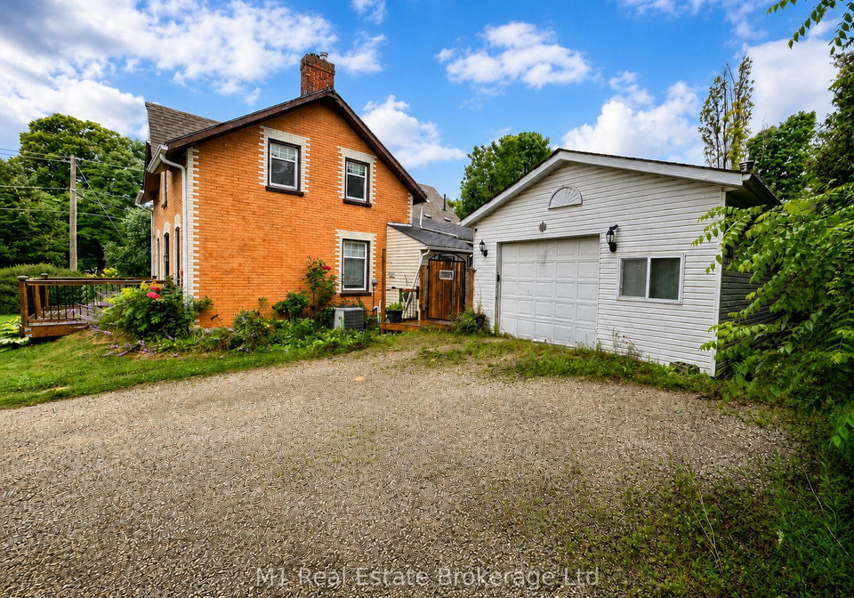 223-st-george-street-e-centre-wellington-ontario-x13501000