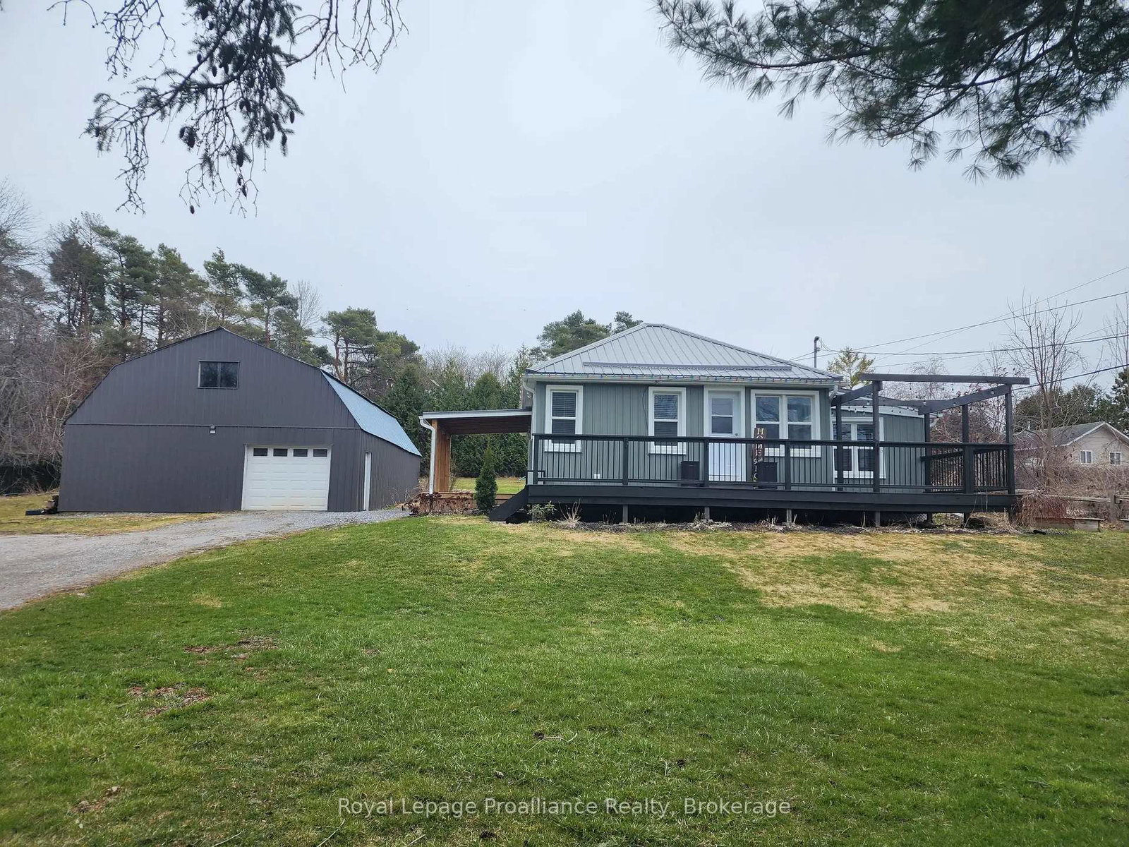 2307-county-road-3-prince-edward-county-ontario-x13501536