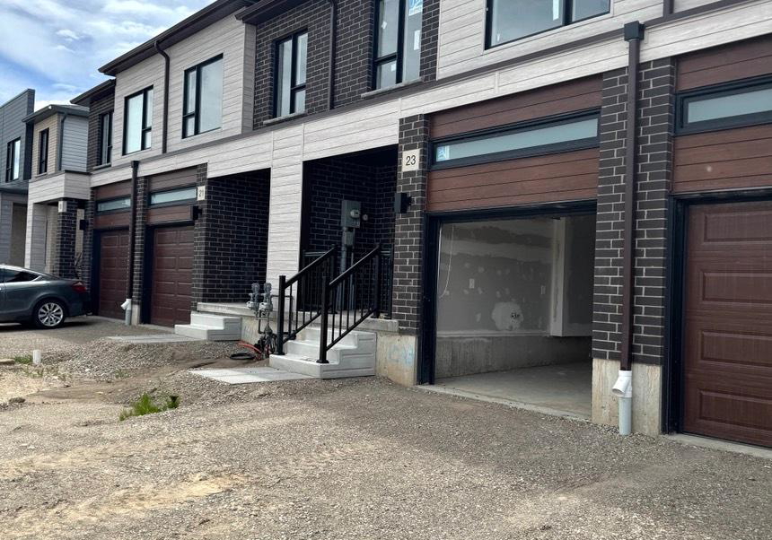 21-pin-oaks-common-cambridge-ontario-x13501866