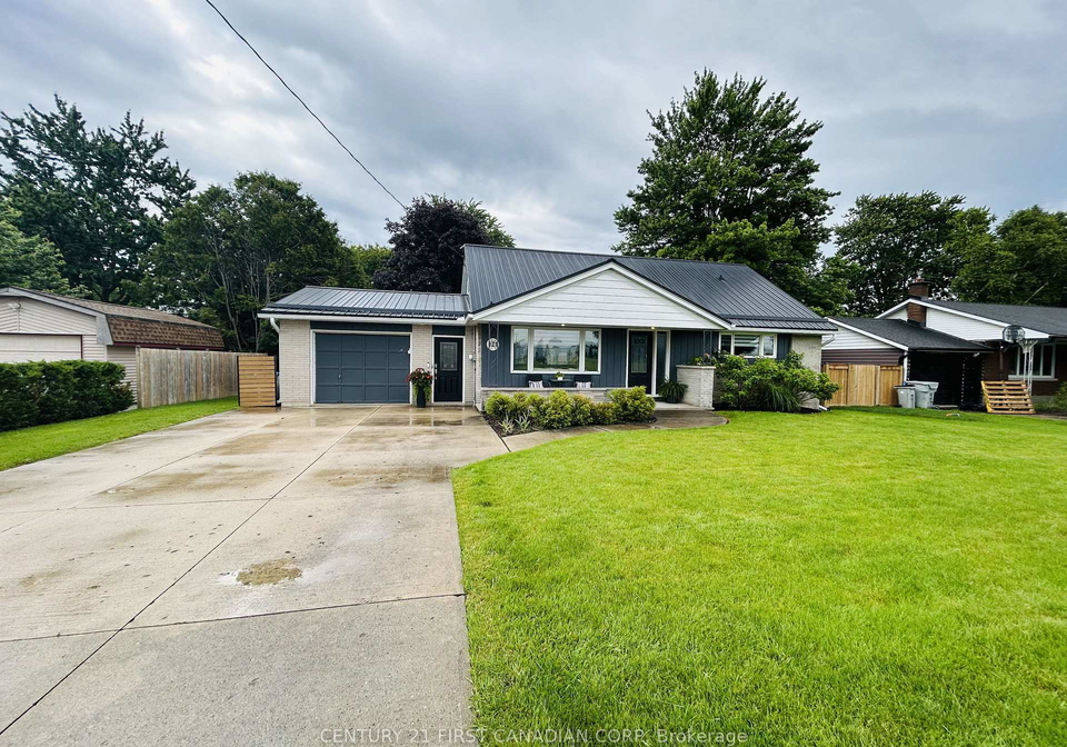 121-wellington-street-w-south-huron-ontario-x13502414