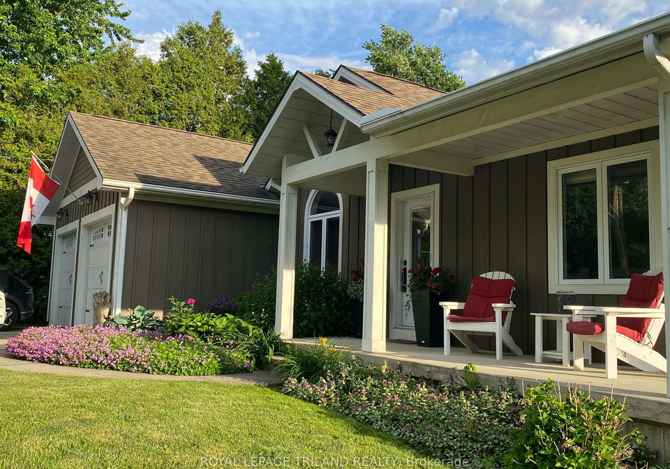 8447-keith-street-lambton-shores-ontario-x13502612