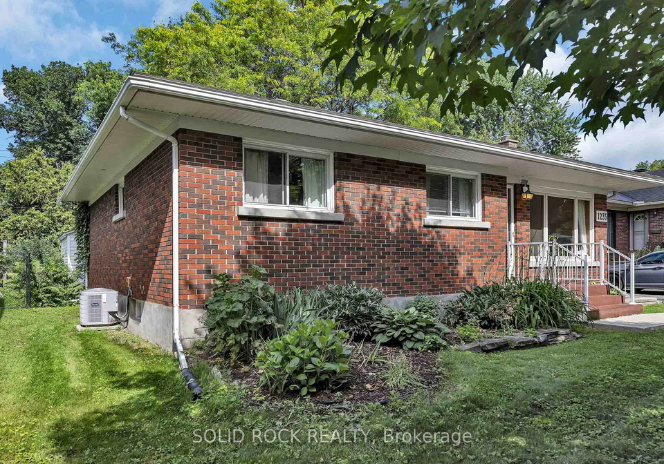 1235-major-street-ottawa-ontario-x13503062