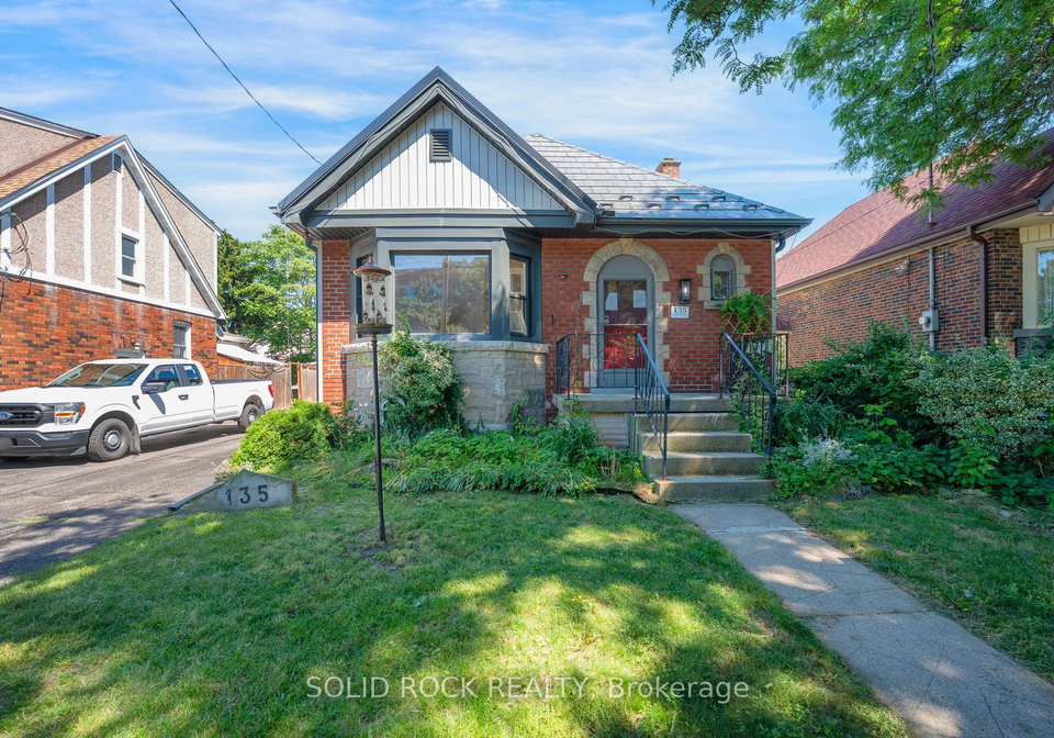 135-wexford-avenue-s-hamilton-ontario-x13503354