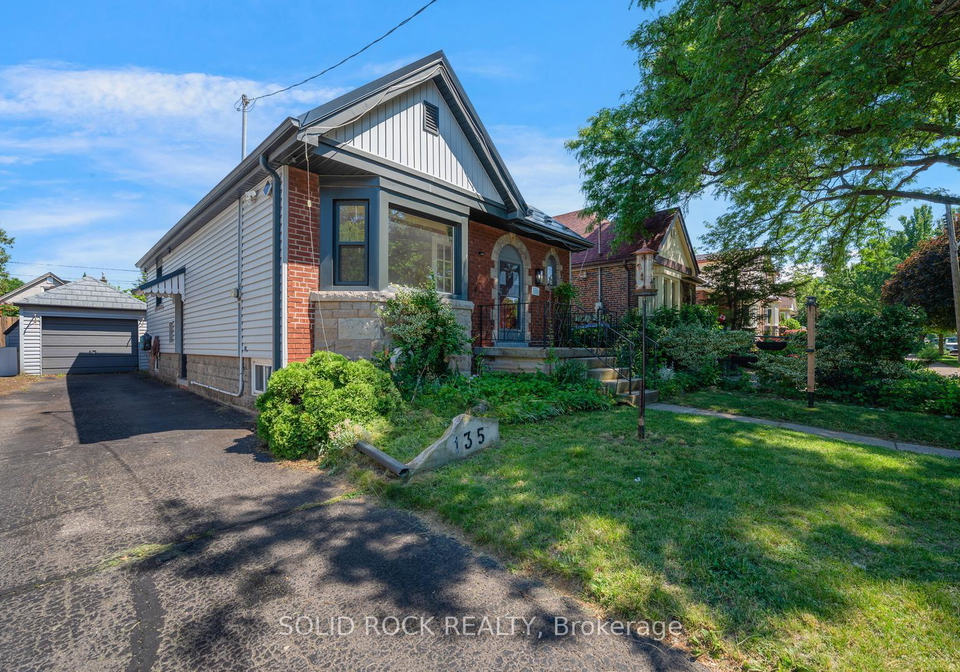 135-wexford-avenue-s-hamilton-ontario-x13503354