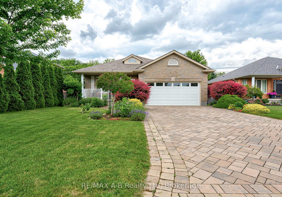 114-hossie-terrace-stratford-ontario-x13503882
