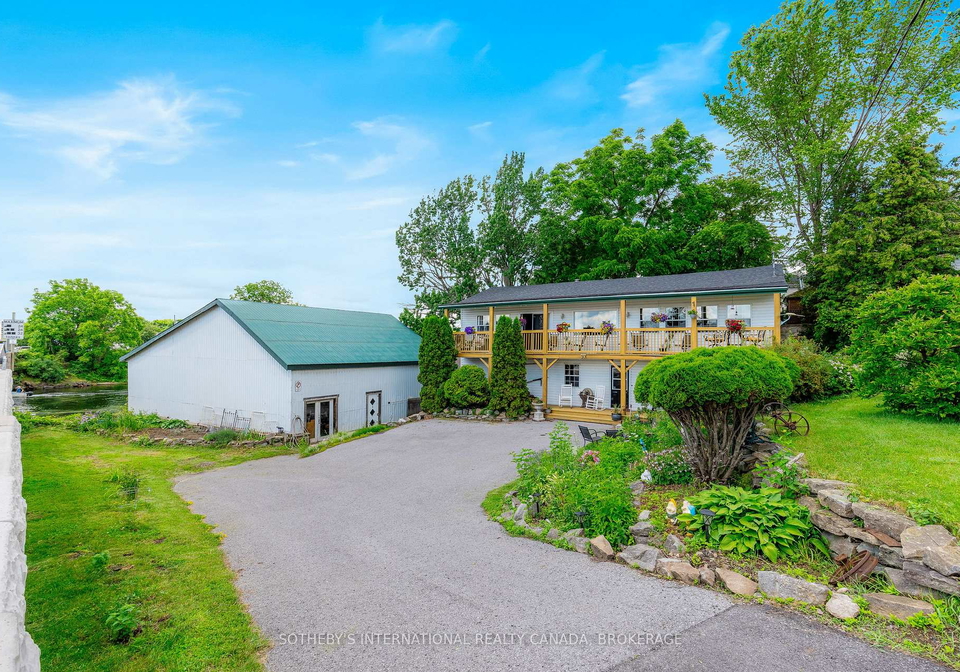 50-60-water-street-gananoque-ontario-x13503884