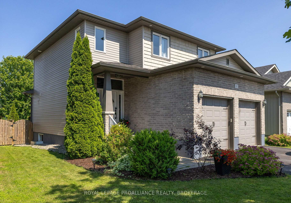 92-windermere-boulevard-loyalist-ontario-x13504254
