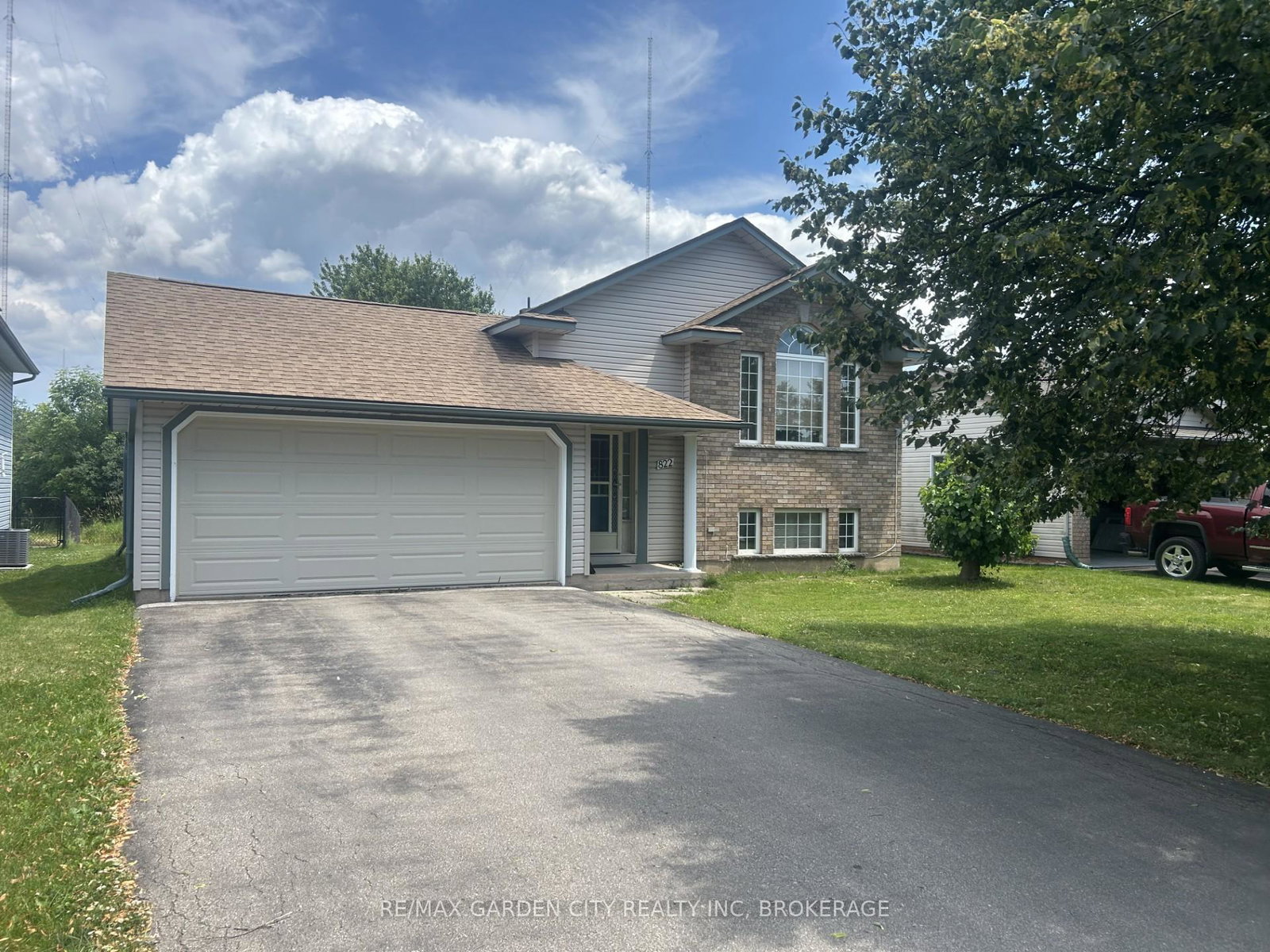 822-woodside-court-fort-erie-ontario-x13504522