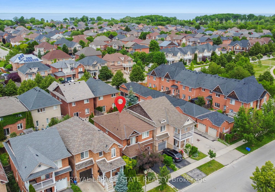 33-panorama-way-hamilton-ontario-x13504690