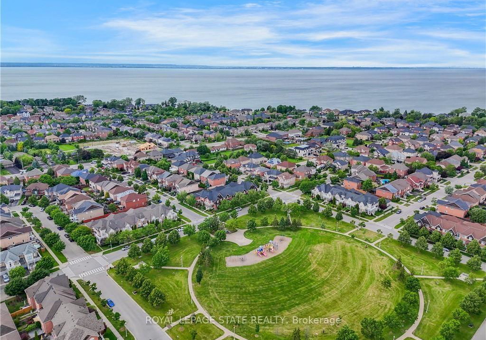 33-panorama-way-hamilton-ontario-x13504690