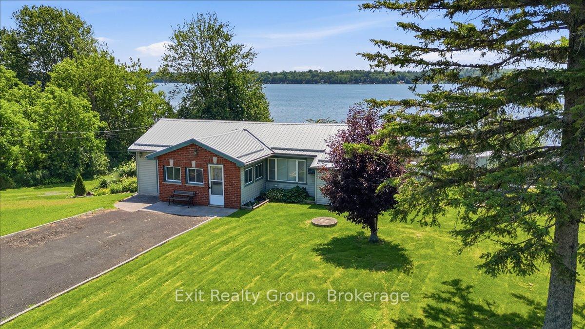 1083-lakeside-drive-prince-edward-county-ontario-x13505058