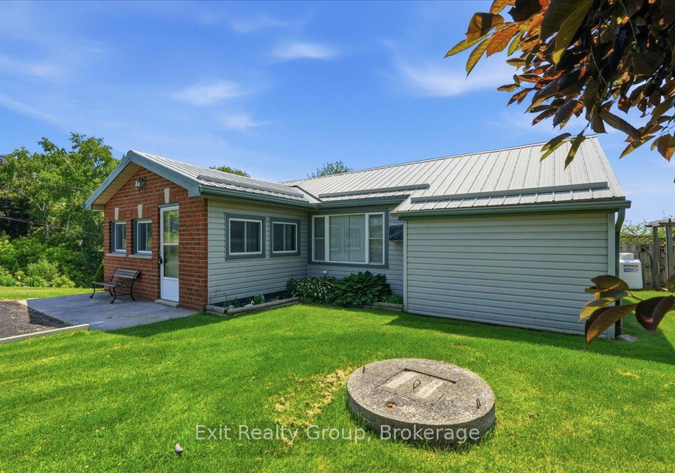 1083-lakeside-drive-prince-edward-county-ontario-x13505058