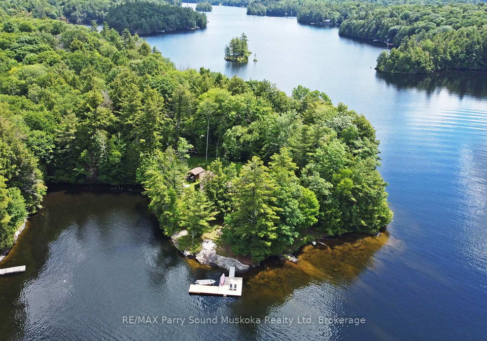 215-crane-lake-water-the-archipelago-ontario-x13506454