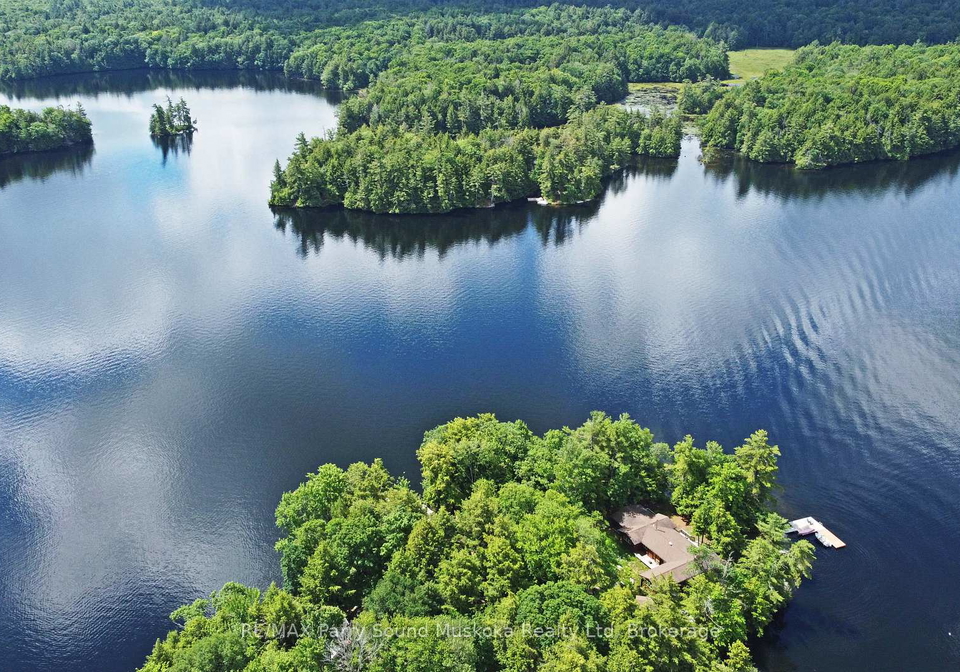 215-crane-lake-water-the-archipelago-ontario-x13506454