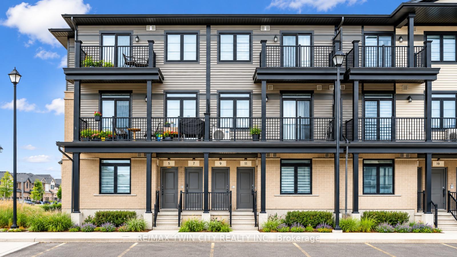 9-lomond-lane-kitchener-ontario-x13506566