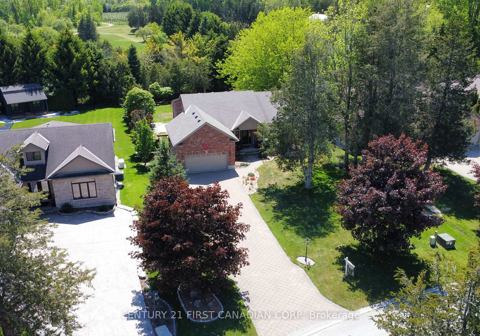 10159-meadowlily-crescent-lambton-shores-ontario-x13506970
