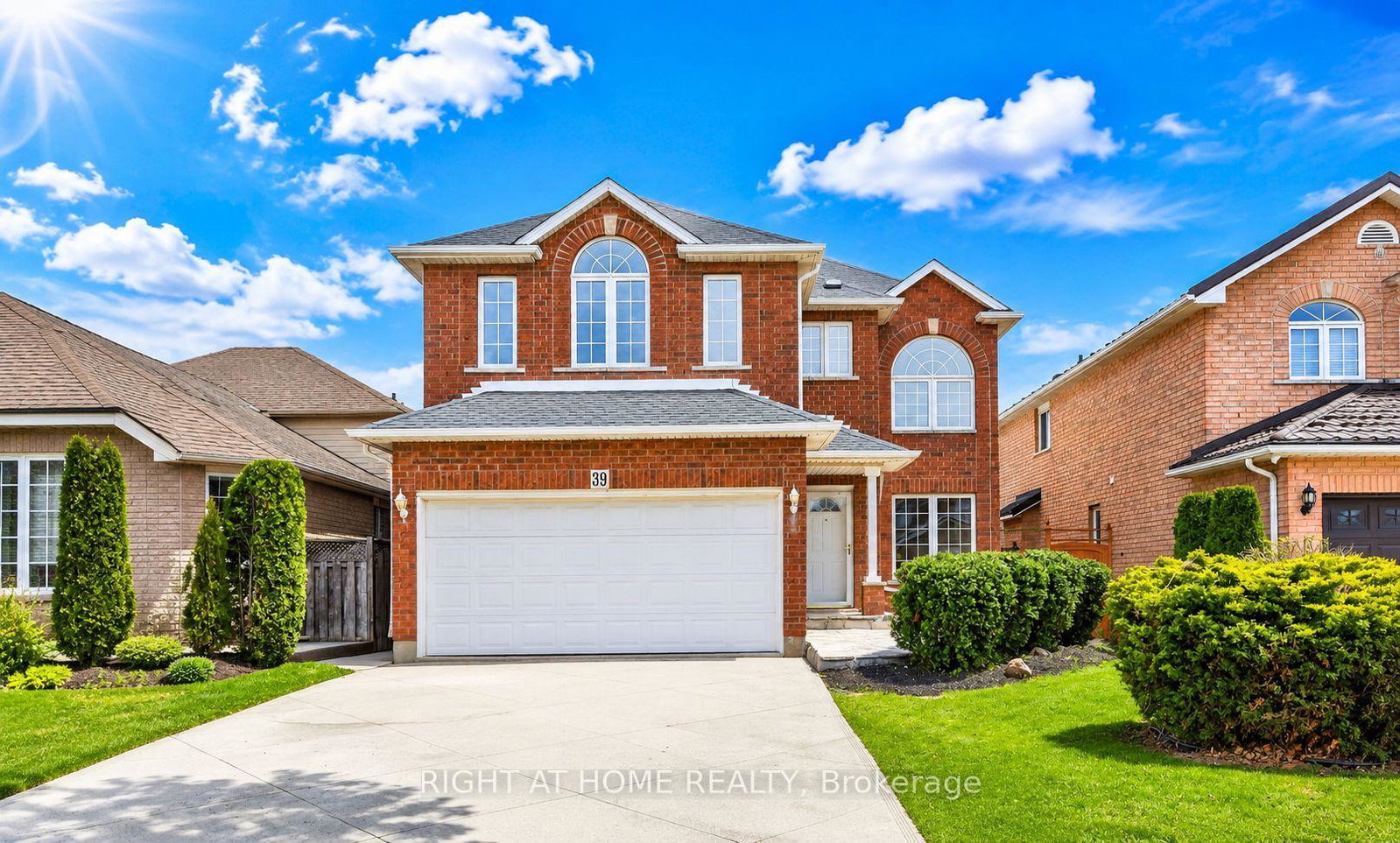 39-distin-drive-hamilton-ontario-x13508082