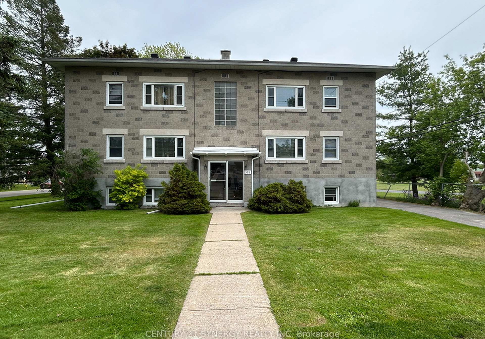 395-pine-street-e-gananoque-ontario-x13509382