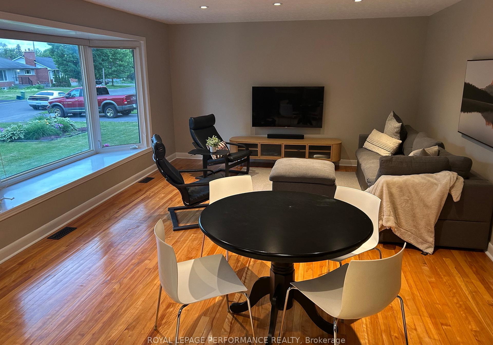 1321-rustic-drive-ottawa-ontario-x13511342