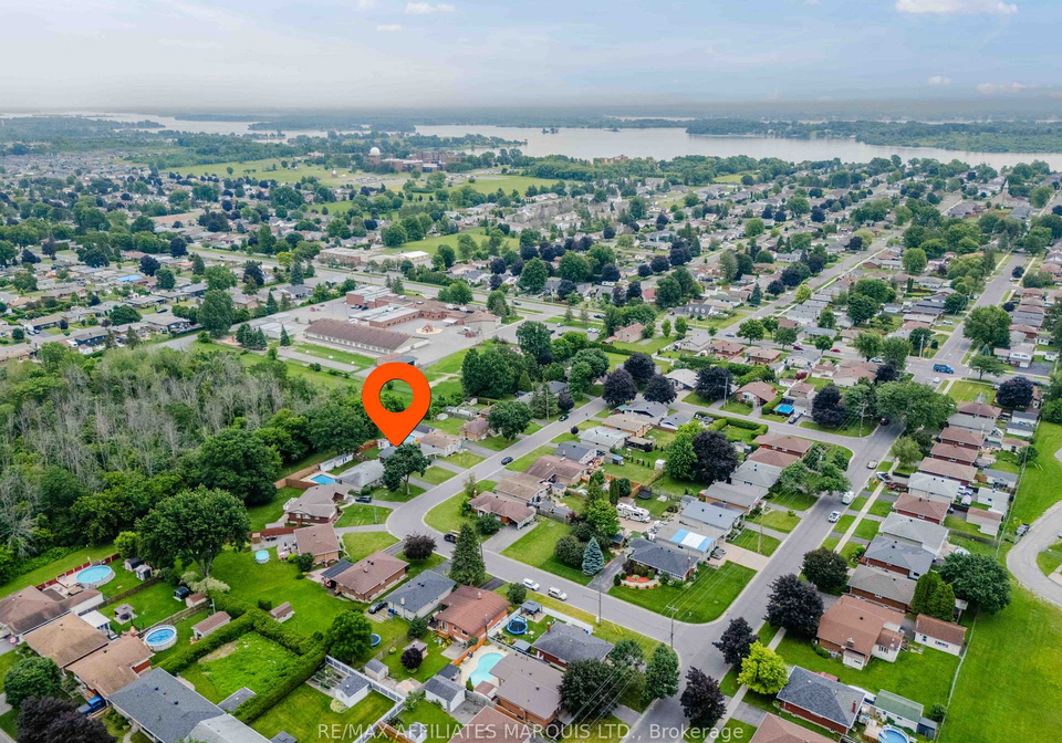 426-bellevue-crescent-cornwall-ontario-x13511638