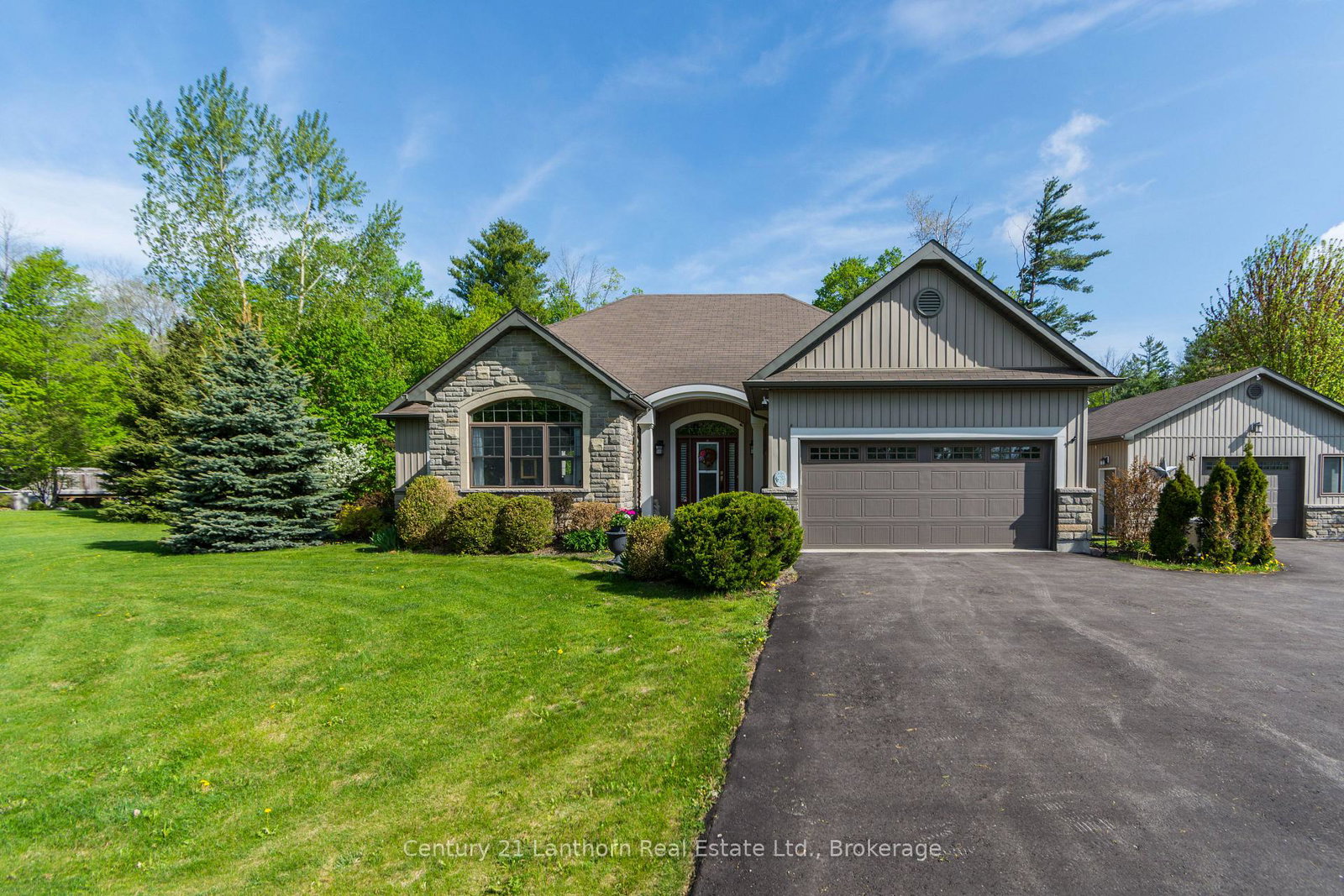 8-grandview-court-quinte-west-ontario-x13511948